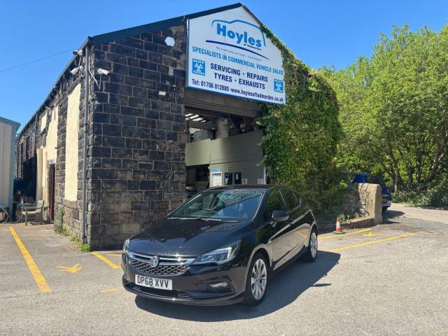 Vauxhall Astra 1.4T 16V 125 Tech Line Nav 5dr HATCHBACK Petrol Black