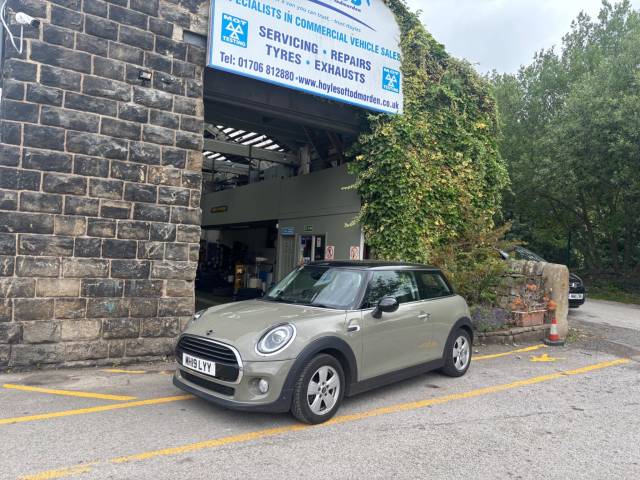 Mini Hatch 1.5 Cooper Classic Steptronic Euro 6 (s/s) 3dr Hatchback Petrol Grey