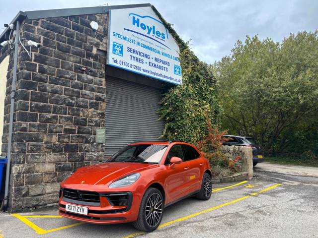 Porsche Macan 2.9T V6 S PDK 4WD Euro 6 (s/s) 5dr SUV Petrol Orange