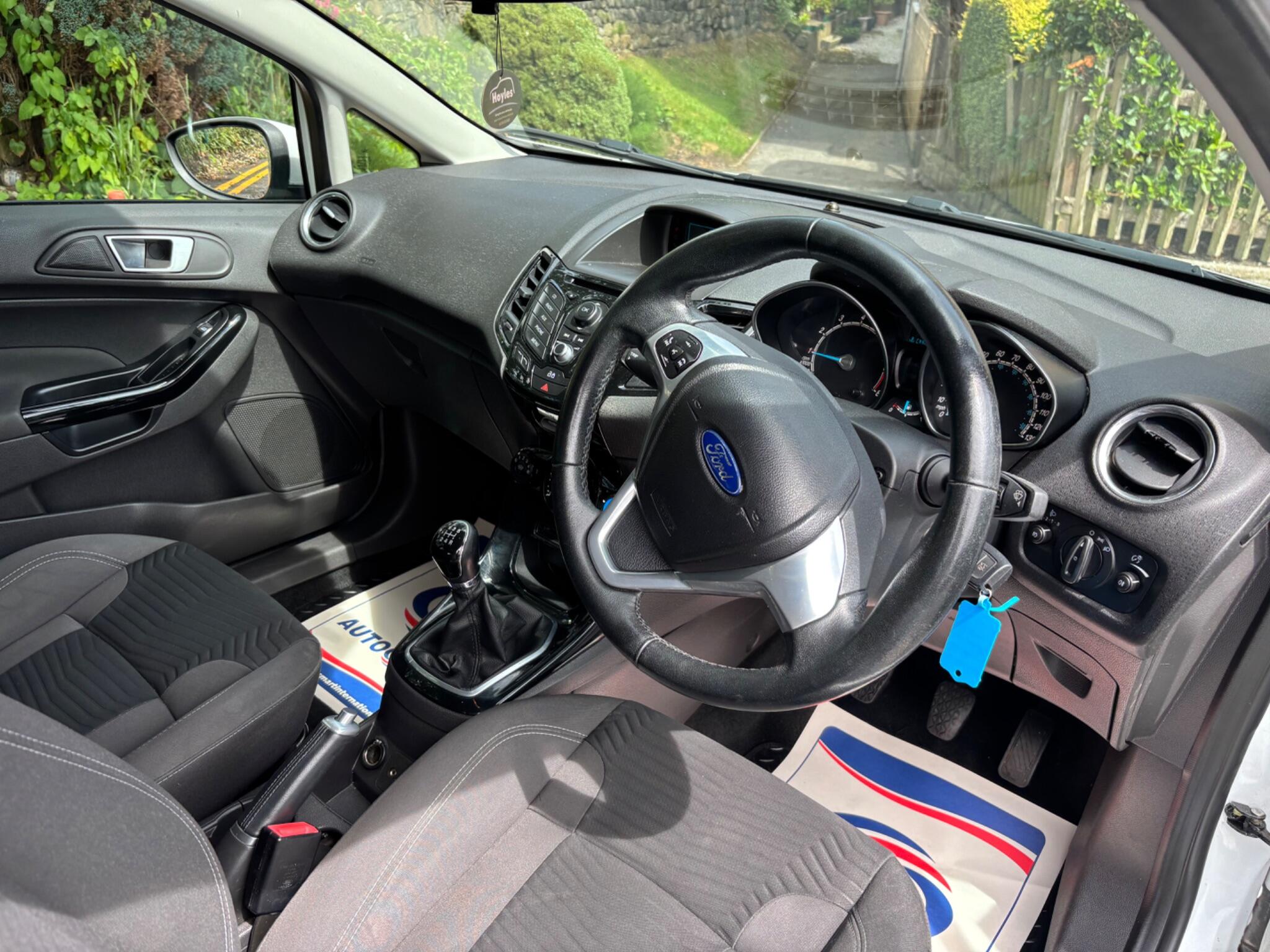 2013 Ford Fiesta thumbnail 12