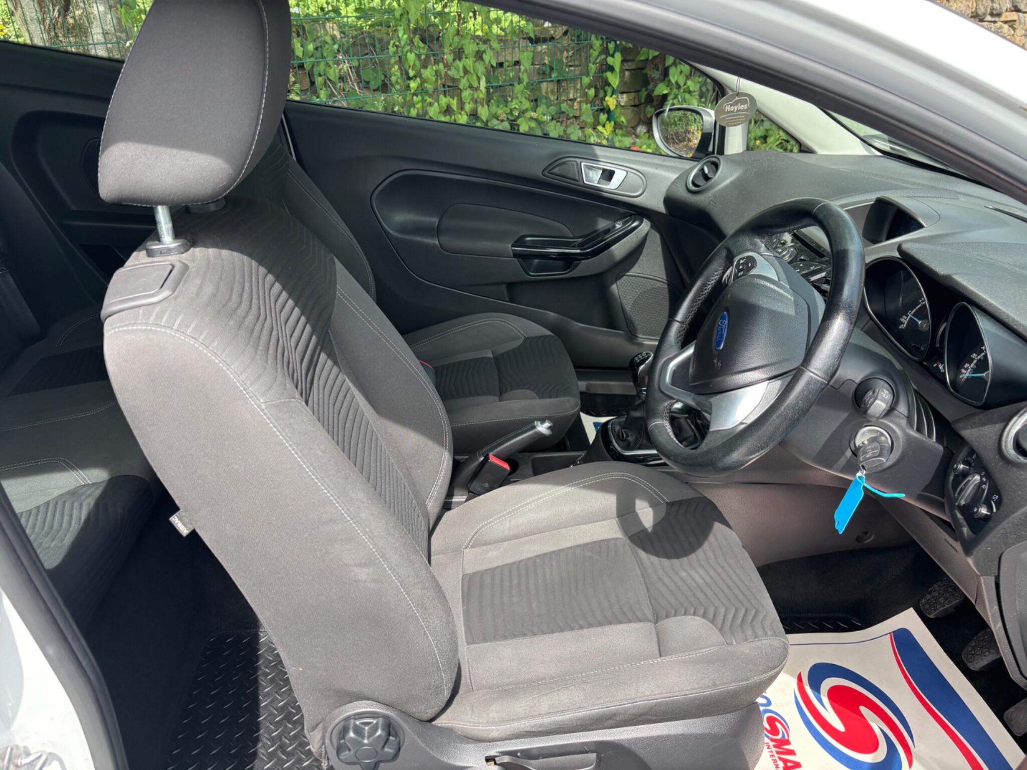 2013 Ford Fiesta thumbnail 15