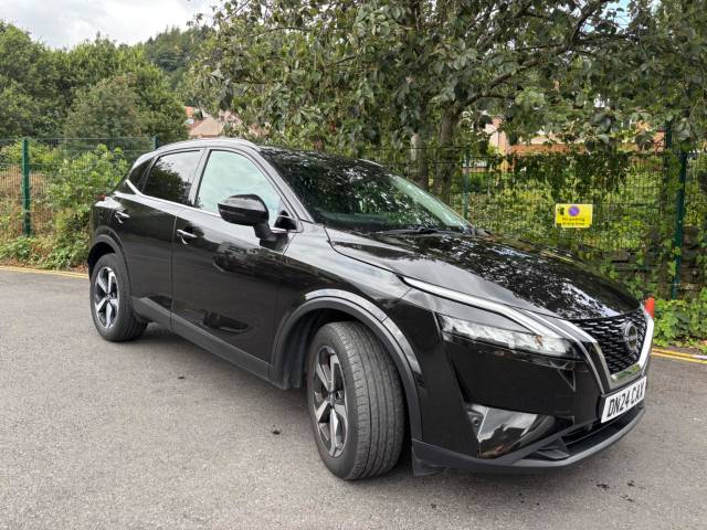 Nissan Qashqai 1.3 DIG-T MHEV N-Connecta XTRON Euro 6 (s/s) 5dr SUV Hybrid Black
