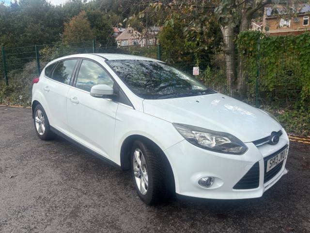 Ford Focus 1.6 Zetec Euro 5 5dr Hatchback Petrol White