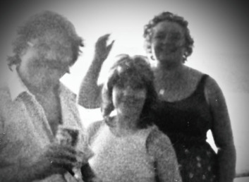 Dennis & Shirley Hoyle with their daughter Beverley Hollows